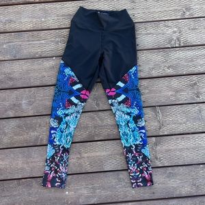 Graphic artwork leggings